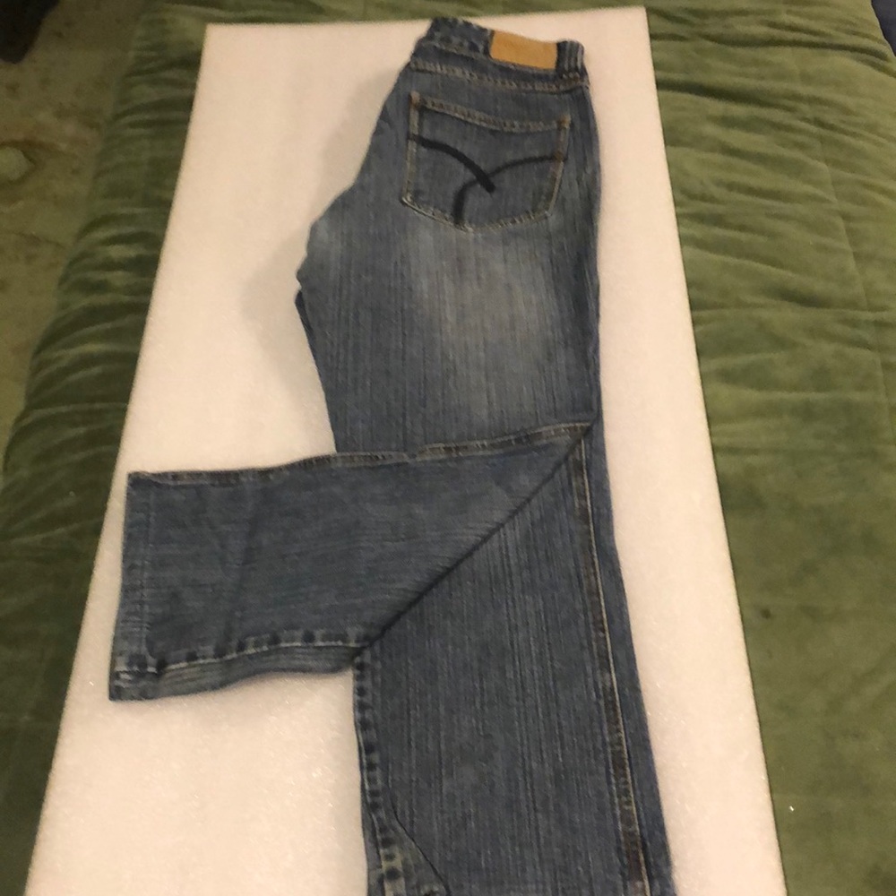 Jean. - Picture 2 of 2